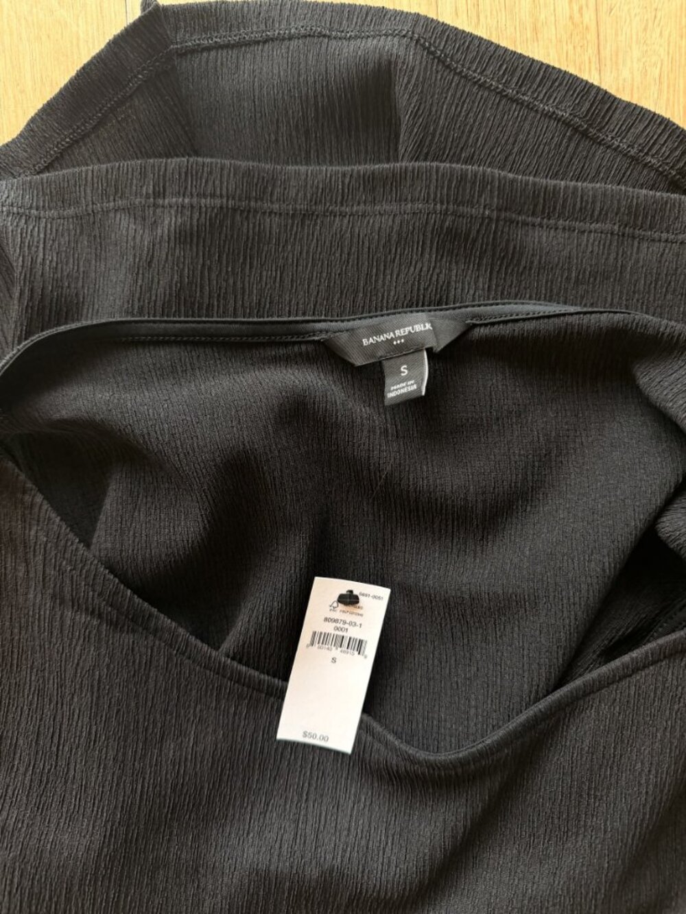 Banana Republic Black Ribbed Shell S NWT - Picture 3 of 4